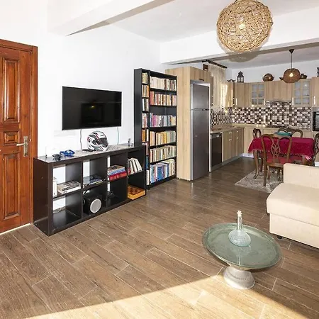 Impressive House With Shared Pool Near Paradise Bay In Bodrum Apartament